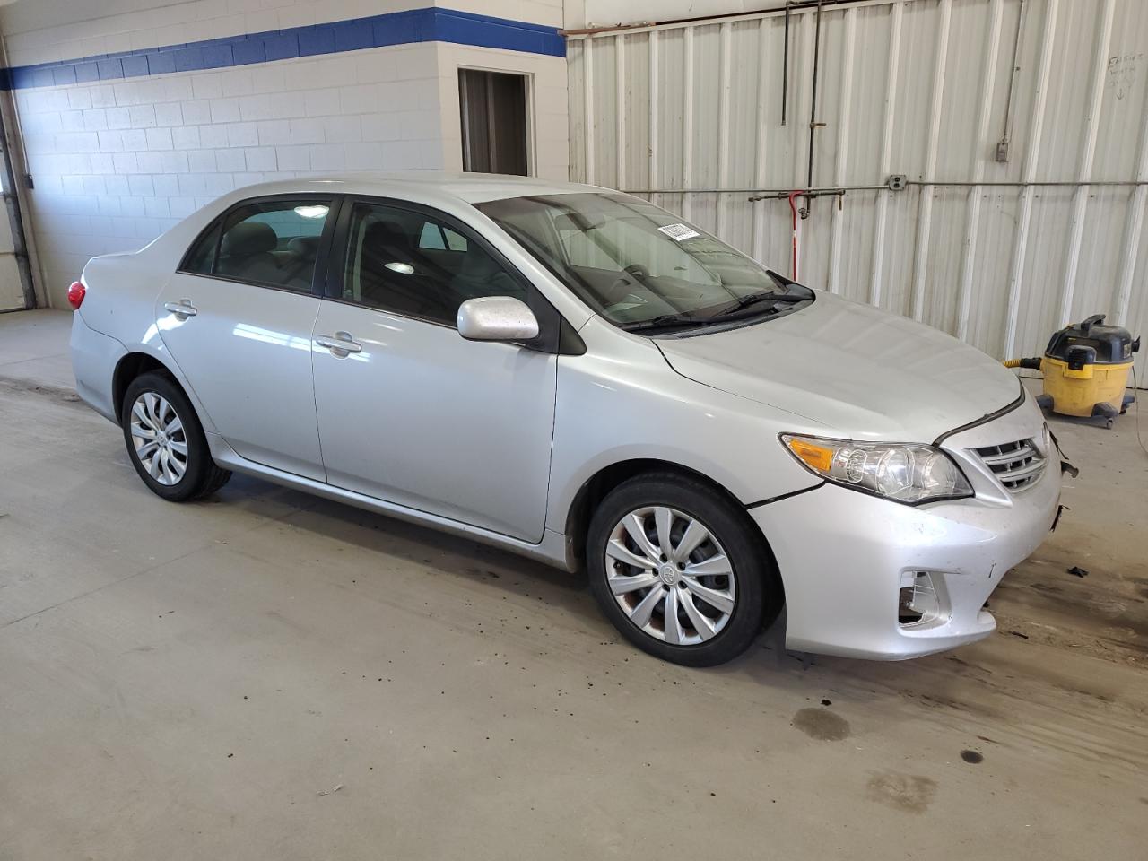 VIN 5YFBU4EE8DP205828 2013 TOYOTA COROLLA no.4