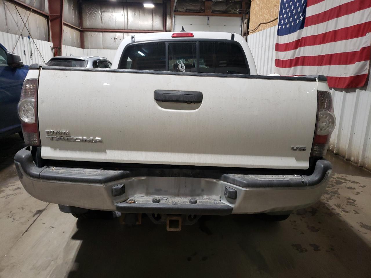 2015 Toyota Tacoma - Image 6