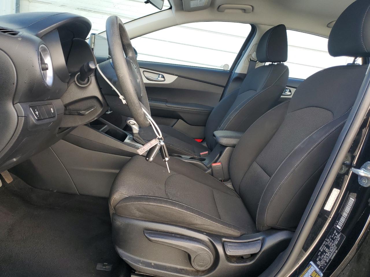 2023 Kia Forte - Image 7
