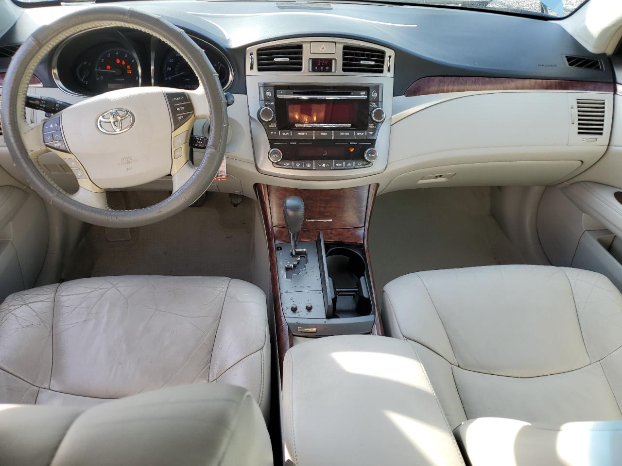 2011 Toyota Avalon - Image 8