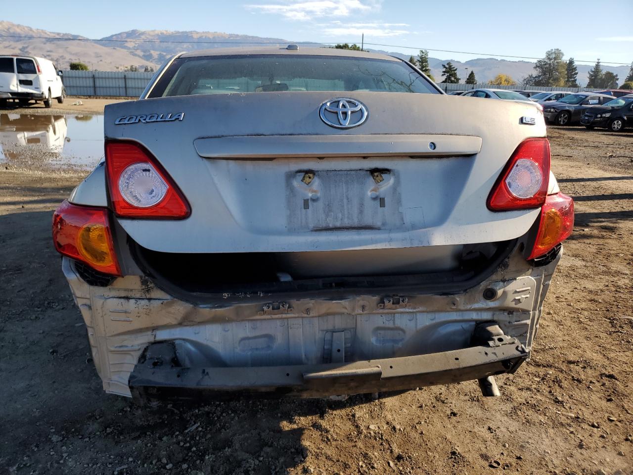 2010 Toyota Corolla Base VIN: 2T1BU4EE6AC402069 Lot: 83021404