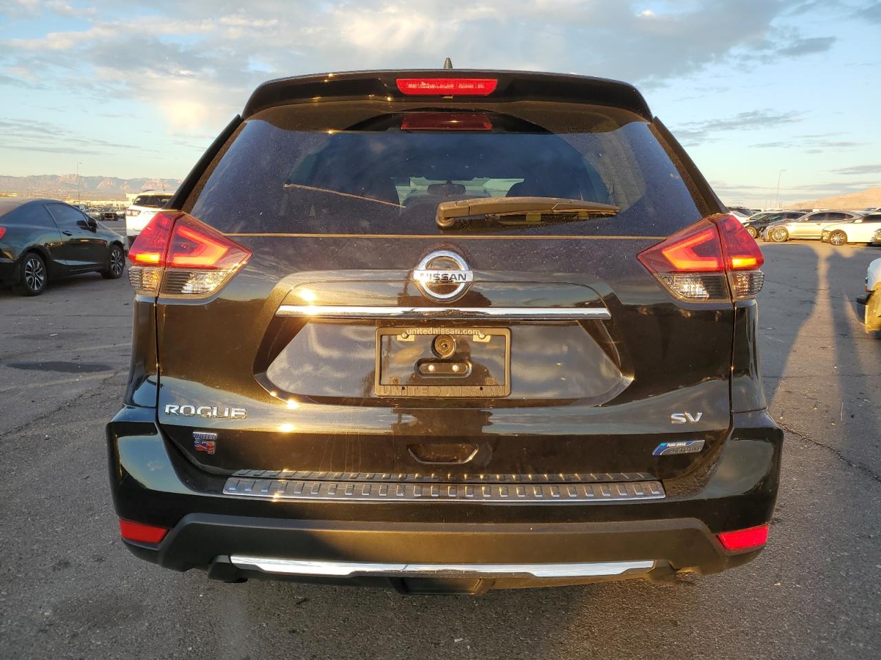 2017 Nissan Rogue - Image 6