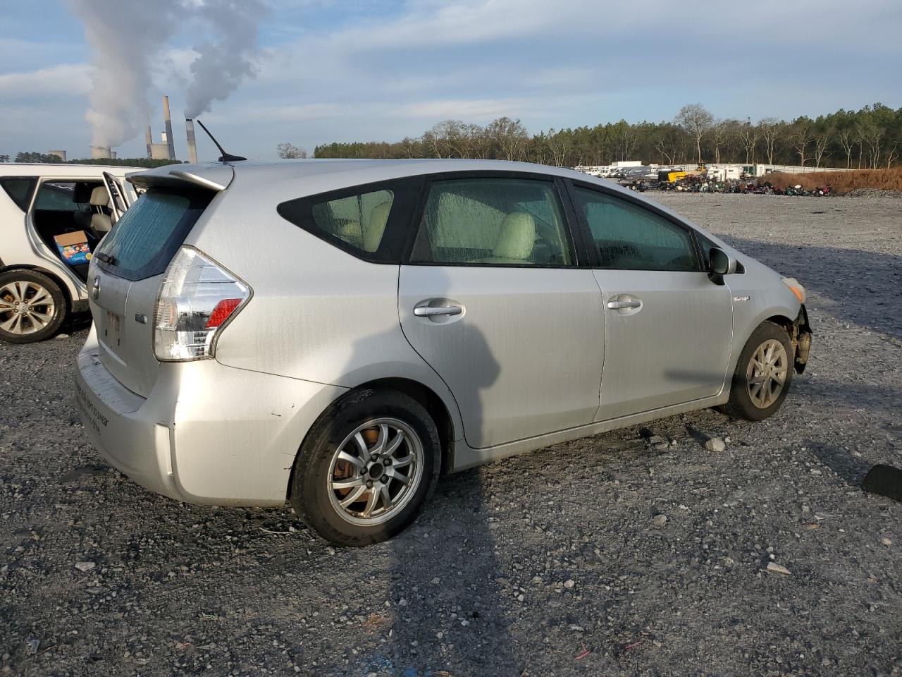 VIN JTDZN3EU6E3362555 2014 TOYOTA PRIUS no.3