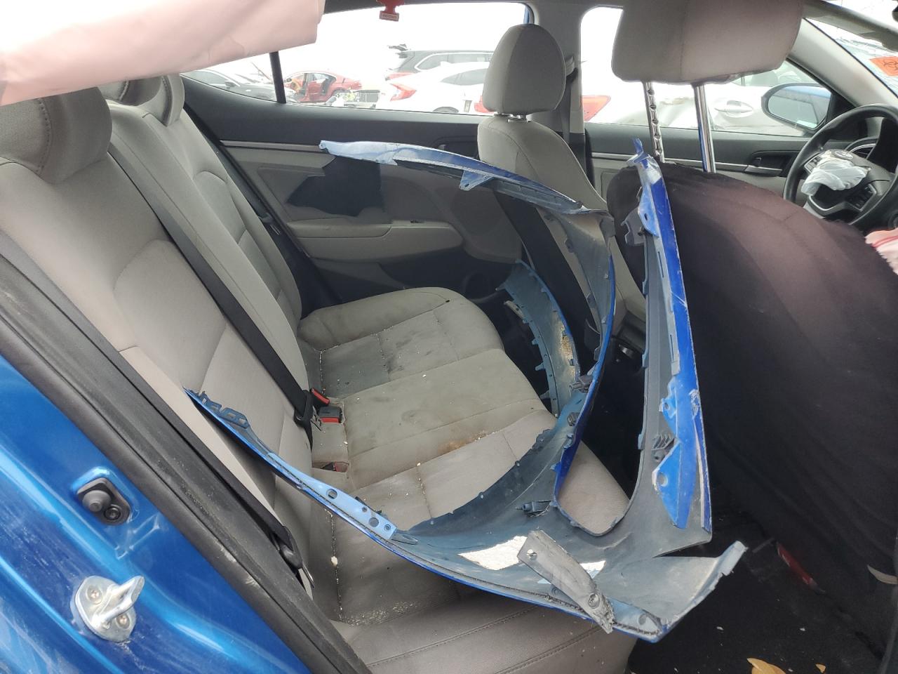 2018 Hyundai Elantra - Image 10