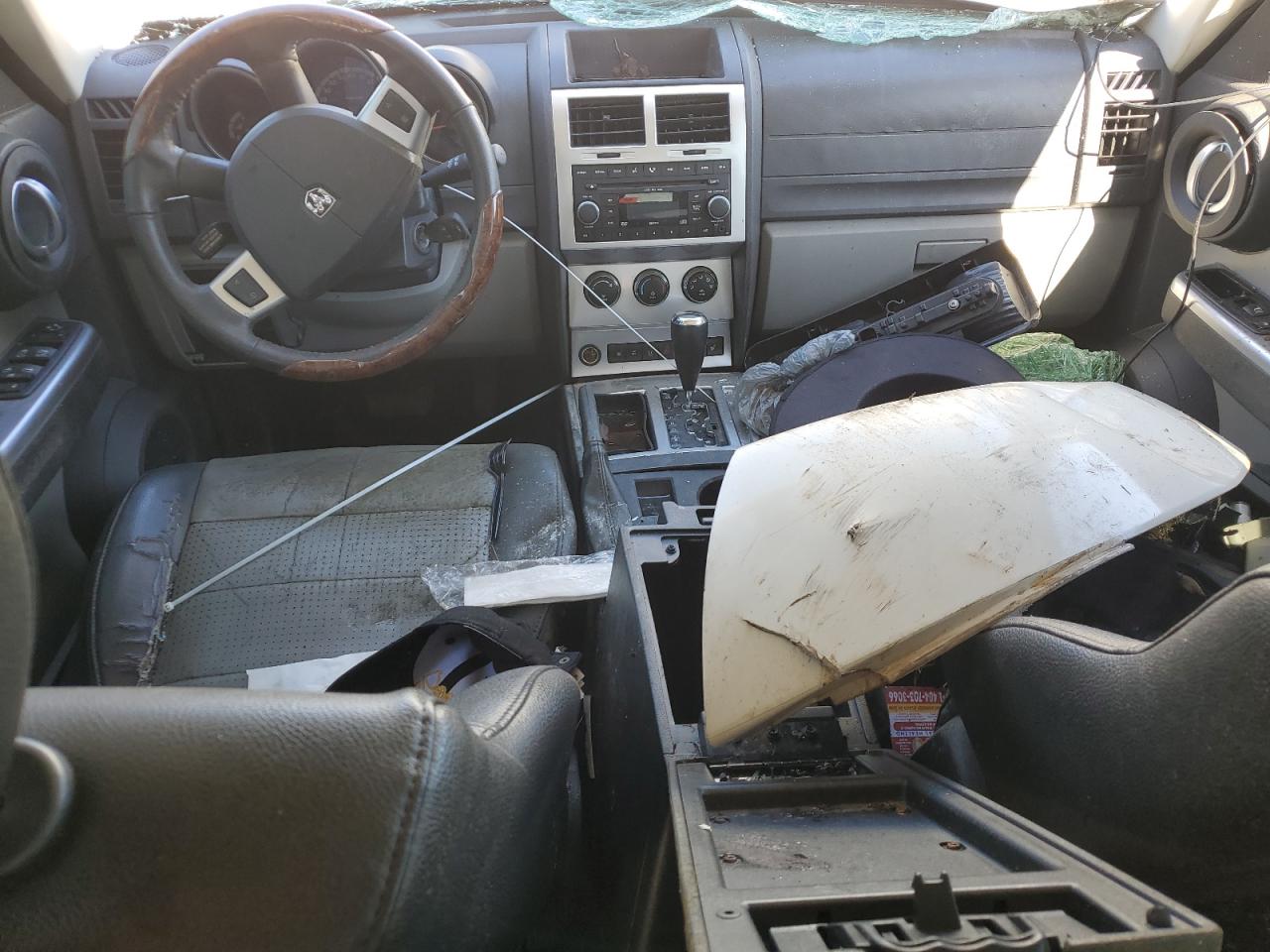 2007 Dodge Nitro - Image 8
