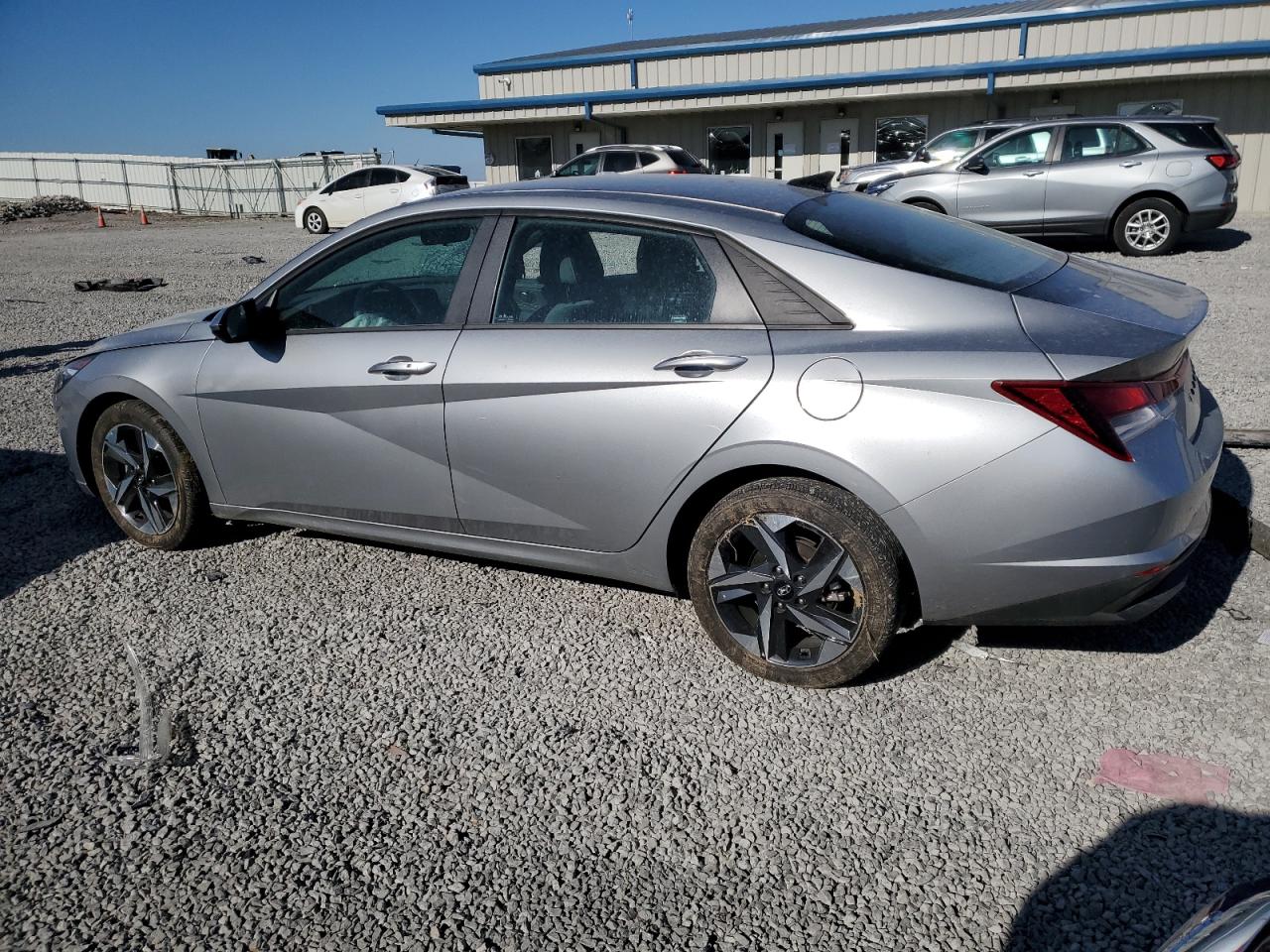 2023 Hyundai Elantra - Image 2