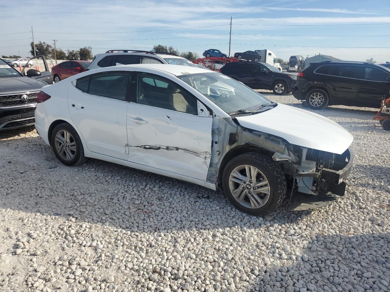 VIN 5NPD84LF3KH427647 2019 HYUNDAI ELANTRA no.4