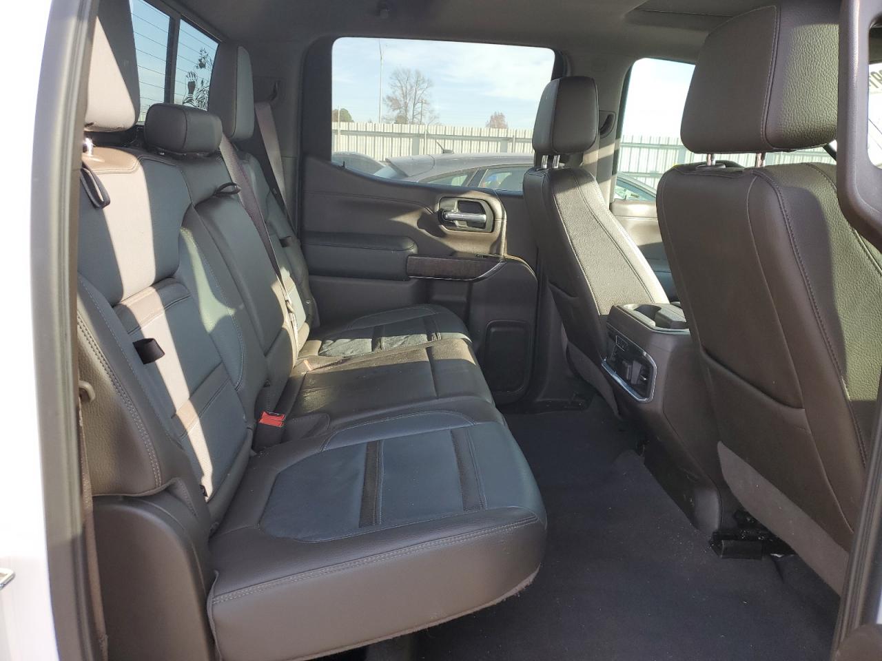 2019 GMC Sierra - Image 10