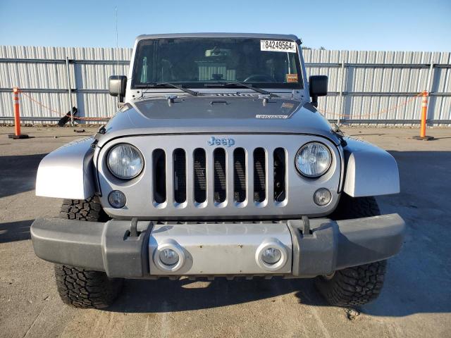  JEEP WRANGLER 2015 Серебристый