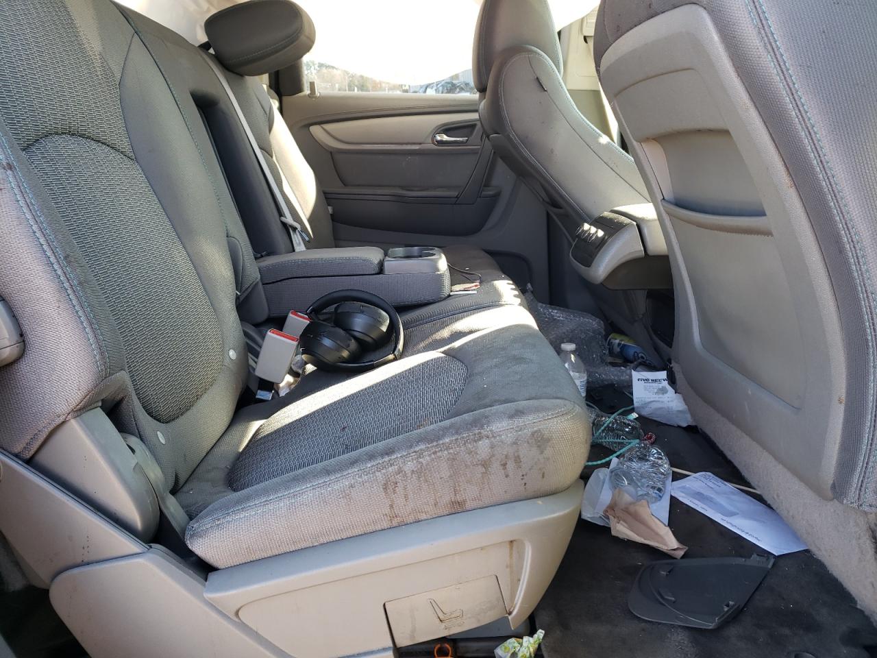 2015 Chevrolet Traverse - Image 11