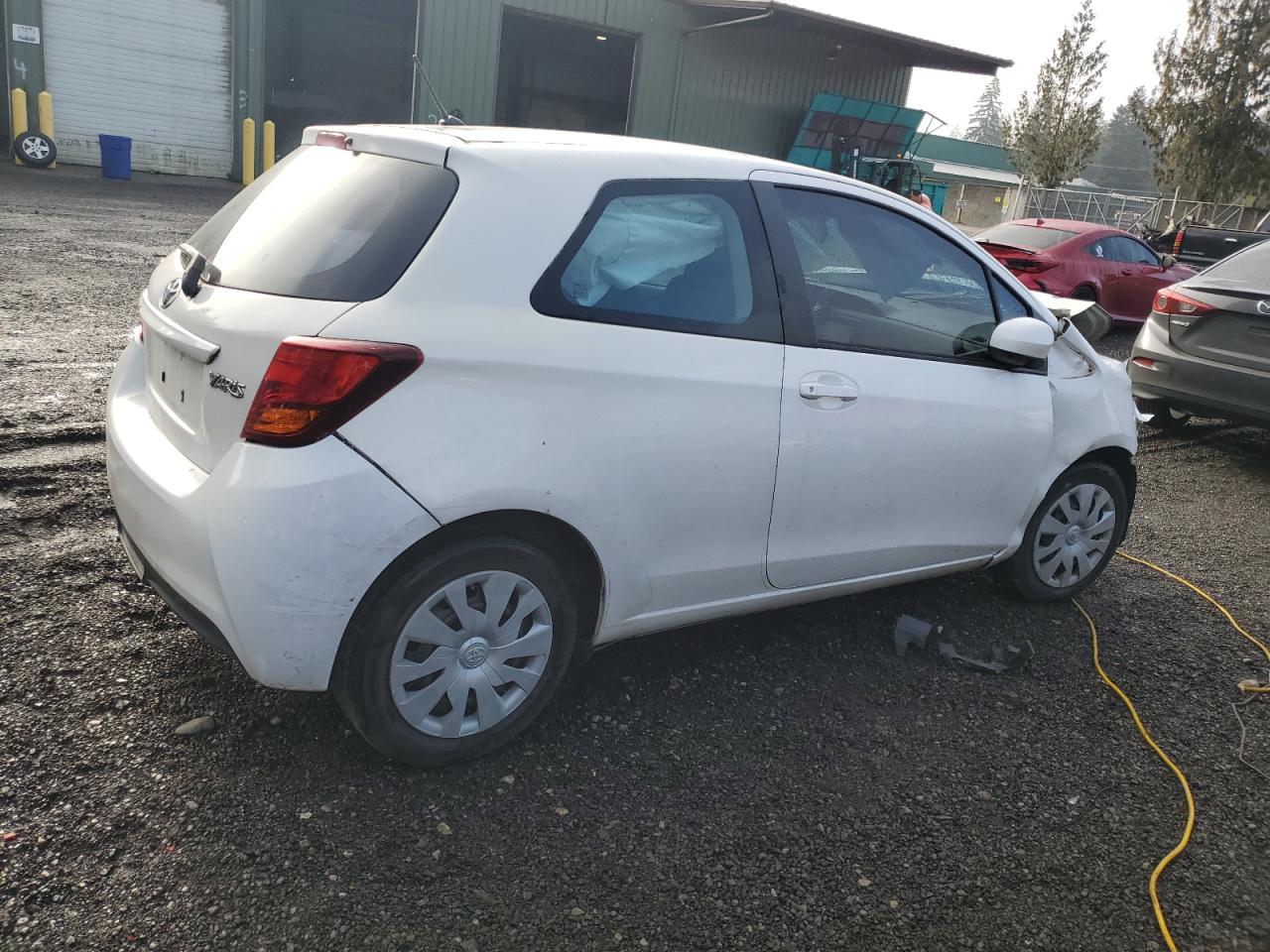 VIN VNKJTUD36GA059590 2016 TOYOTA YARIS no.3