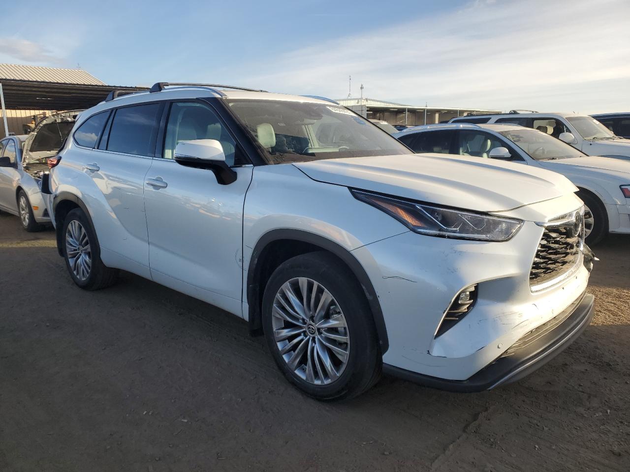 2022 Toyota Highlander - Image 4