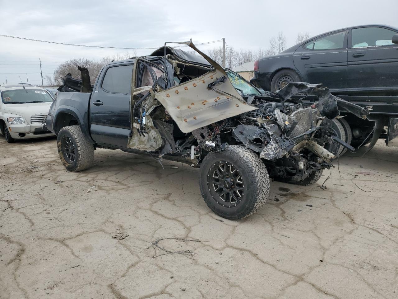 2017 Toyota Tacoma - Image 4