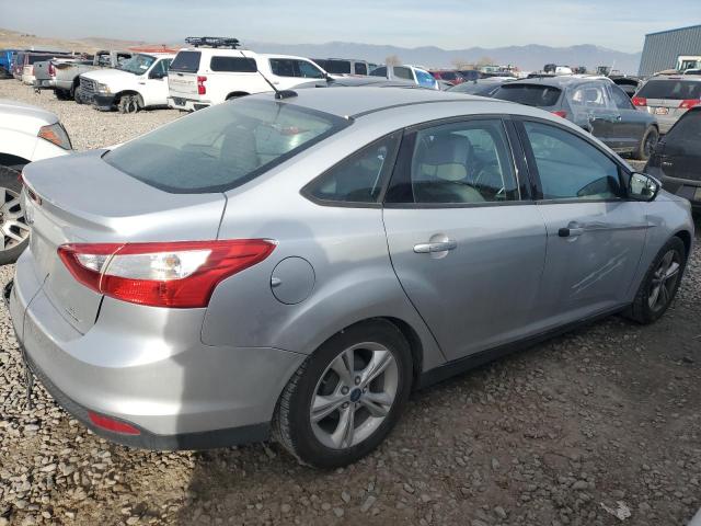 Sedans FORD FOCUS 2014 Srebrny