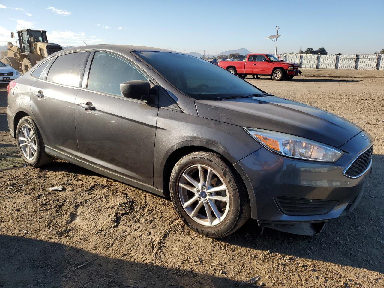 VIN 1FADP3F21FL330458 2015 FORD FOCUS no.4