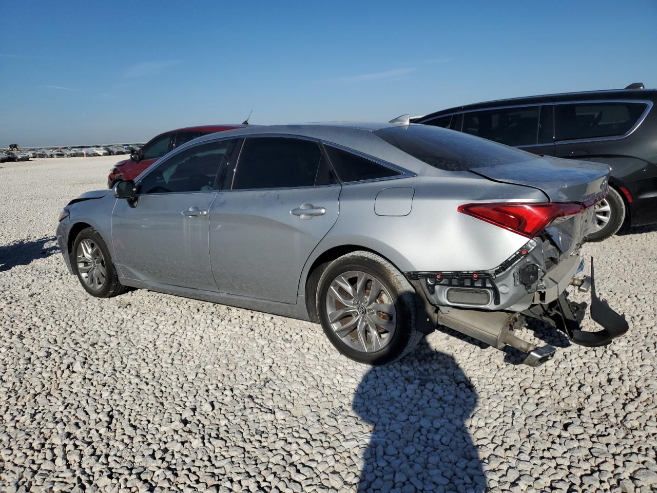 2022 Toyota Avalon - Image 2