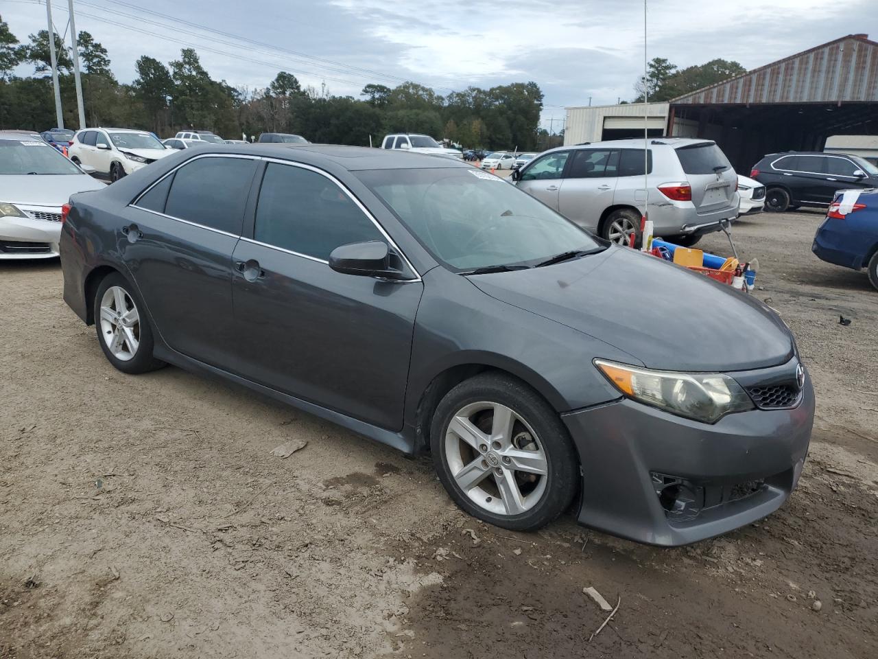 VIN 4T1BF1FKXDU281272 2013 TOYOTA CAMRY no.4