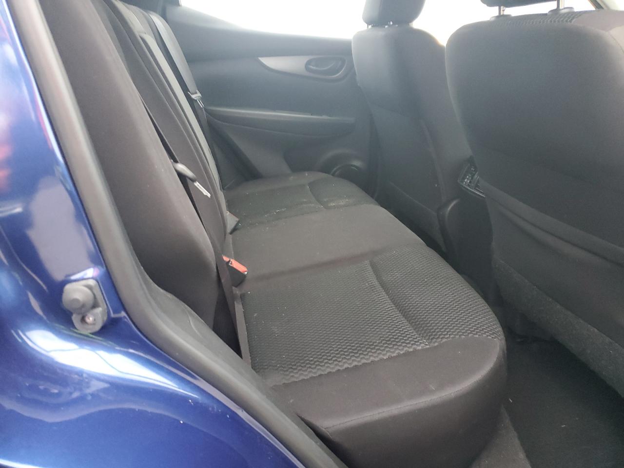 2018 Nissan Rogue - Image 11