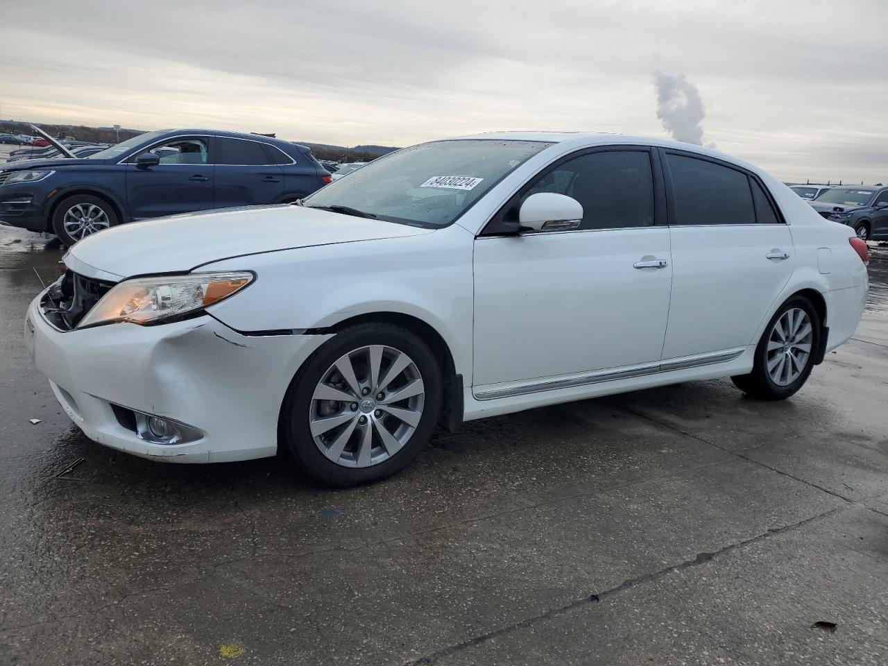 2011 Toyota Avalon - Image 1
