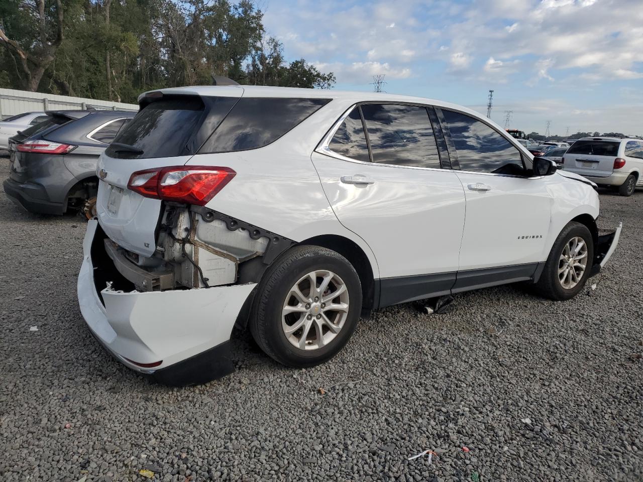 2020 Chevrolet Equinox - Image 3