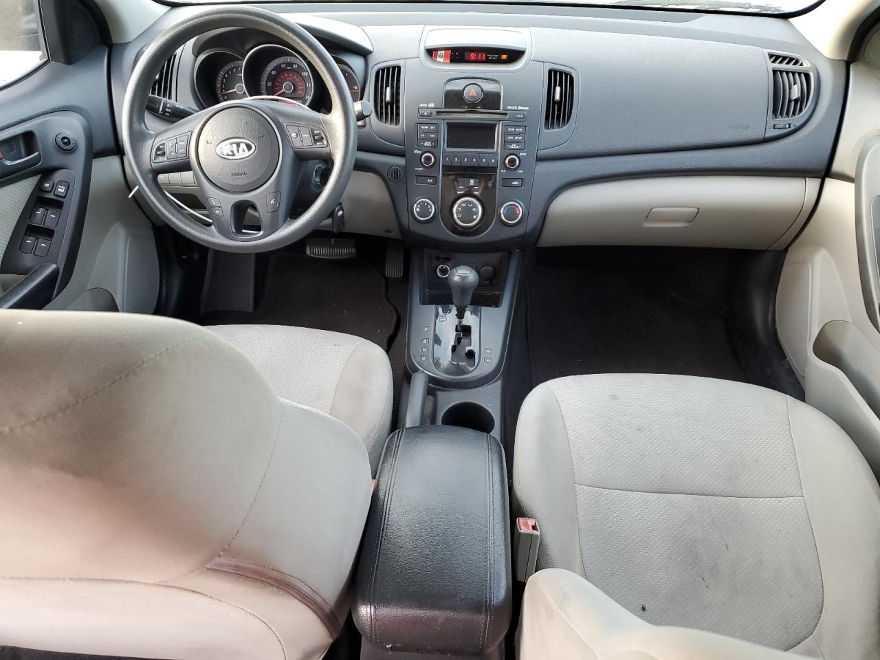 2010 Kia Forte - Image 8