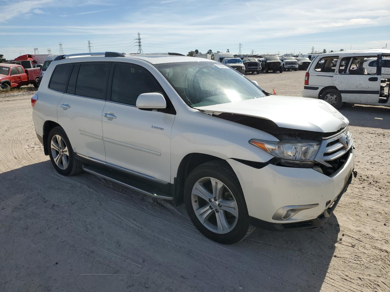 VIN 5TDYK3EH2DS130135 2013 TOYOTA HIGHLANDER no.4