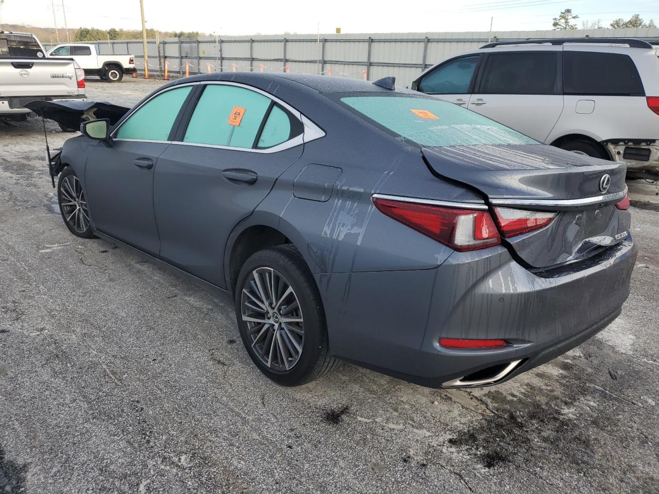2022 Lexus ES - Image 2