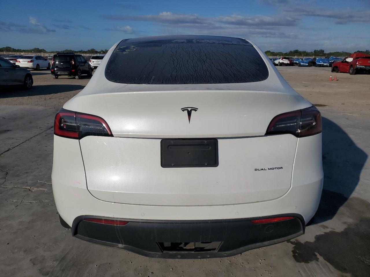 VIN 7SAYGAEE2NF548618 2022 TESLA MODEL Y no.6