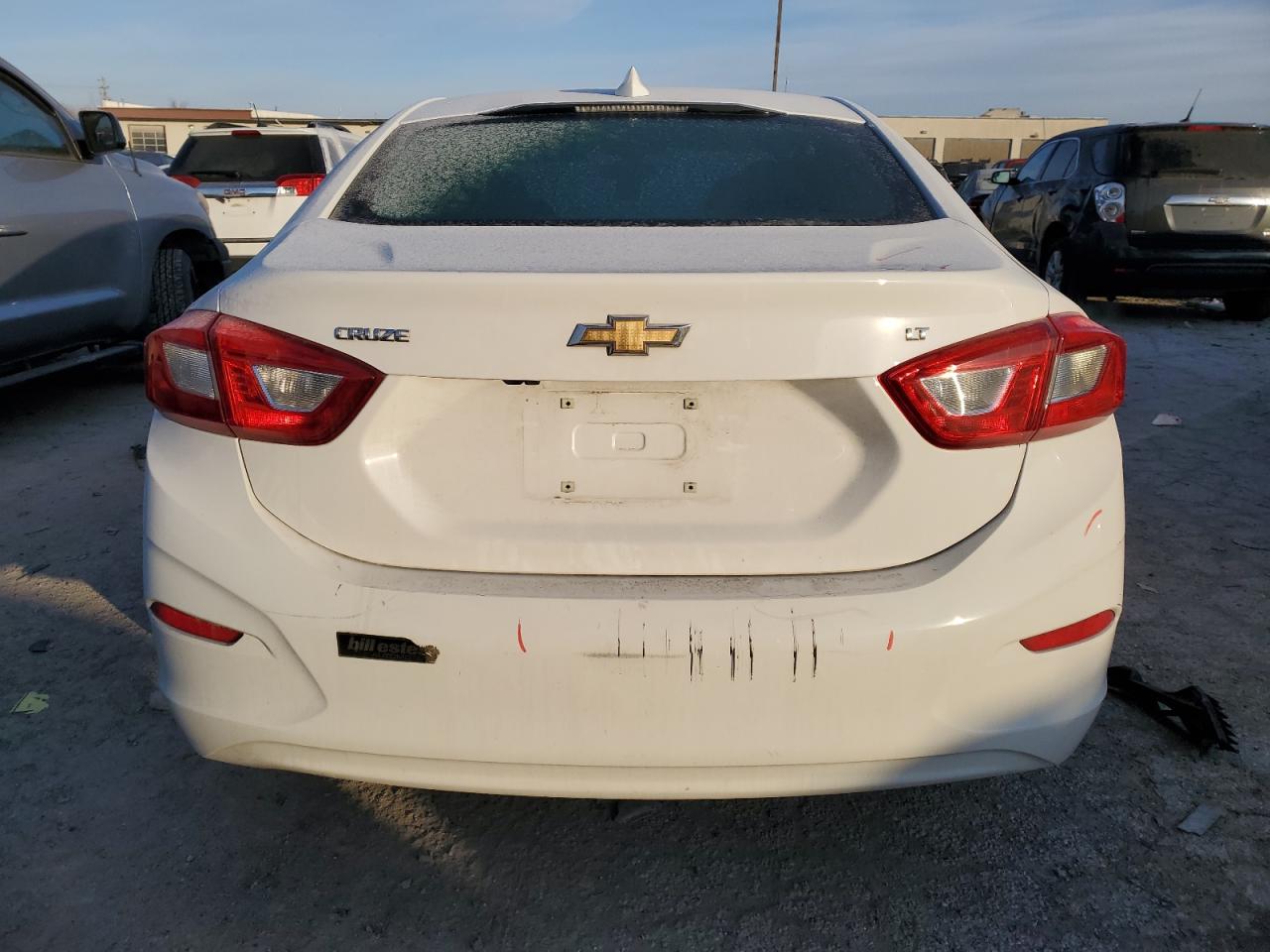 2018 Chevrolet Cruze - Image 6