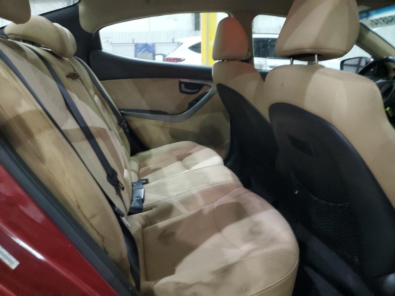 2013 Hyundai Elantra - Image 10