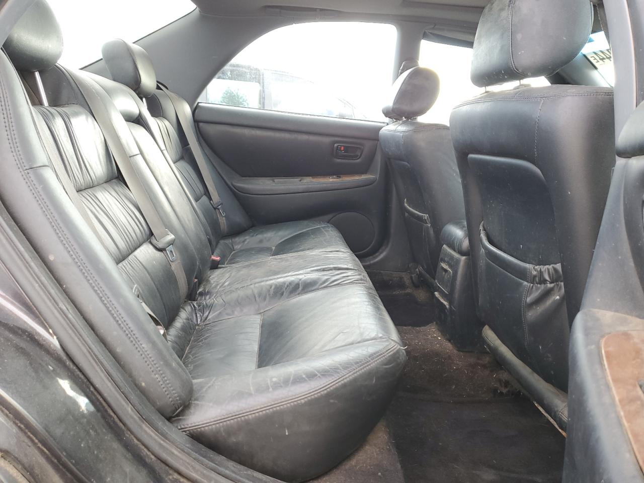 2000 Lexus ES - Image 10