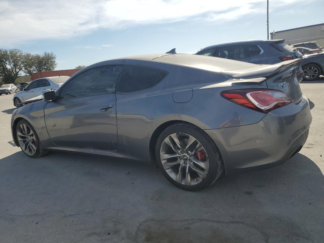 2015 Hyundai Genesis - Image 2