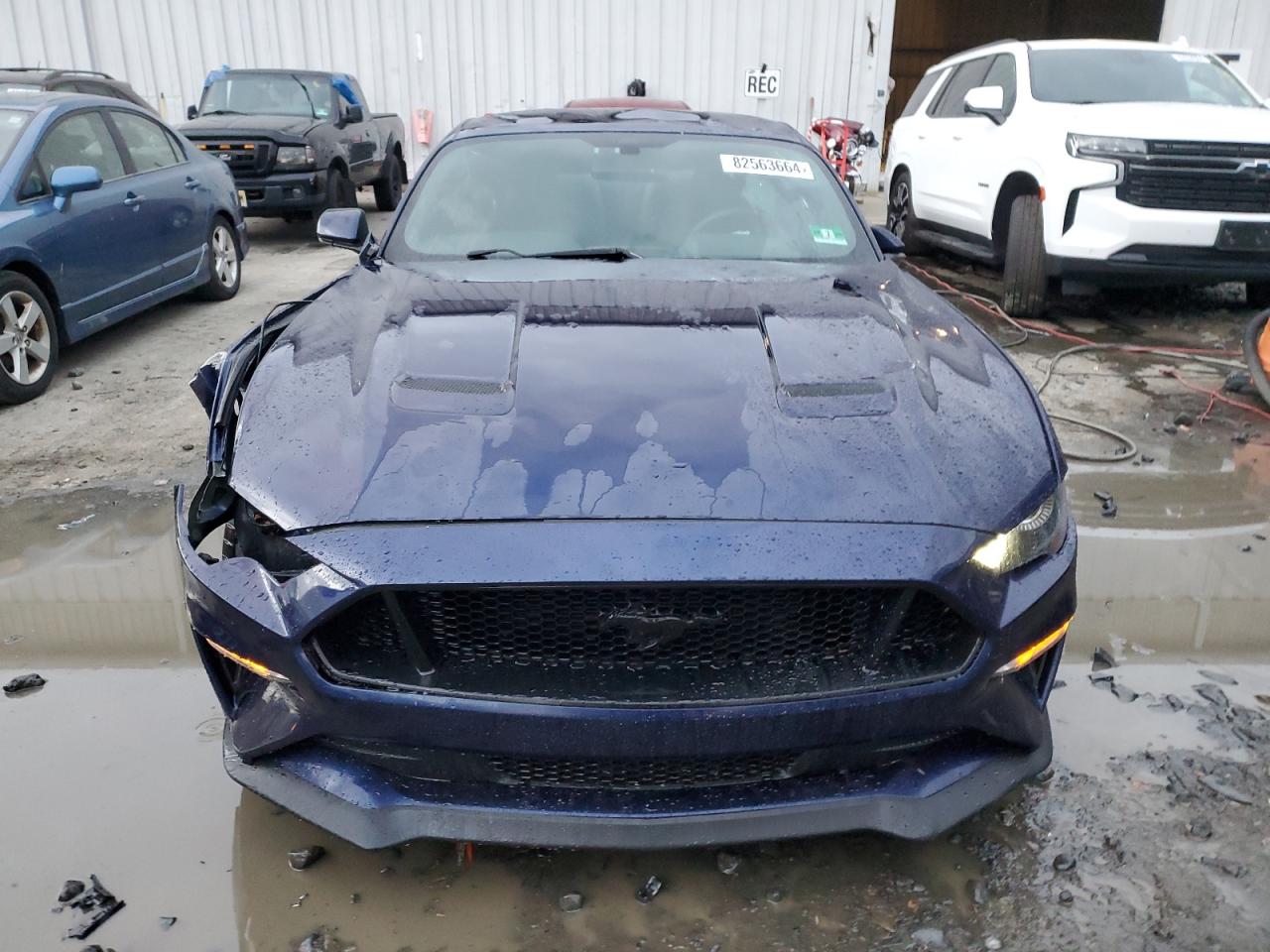 VIN 1FA6P8CF5J5179375 2018 FORD MUSTANG no.5