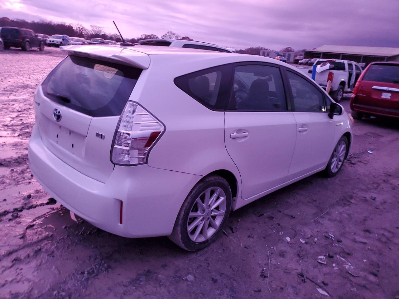 VIN JTDZN3EU4E3298015 2014 TOYOTA PRIUS no.3