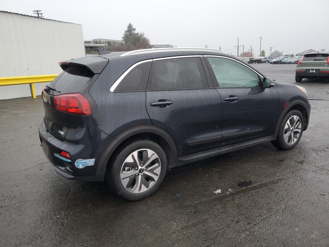 VIN KNDCC3LG5N5115556 2022 KIA NIRO S no.3