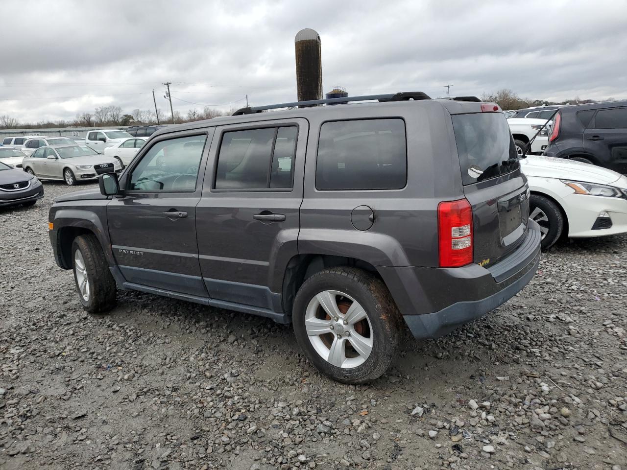 VIN 1C4NJPBB5GD562845 2016 JEEP PATRIOT no.2