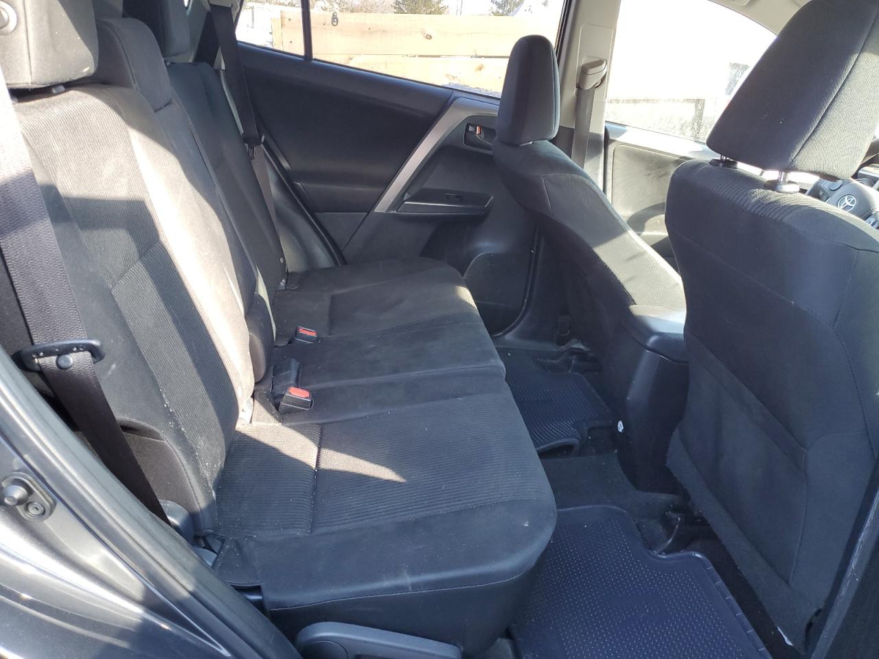 2017 Toyota RAV 4 - Image 11
