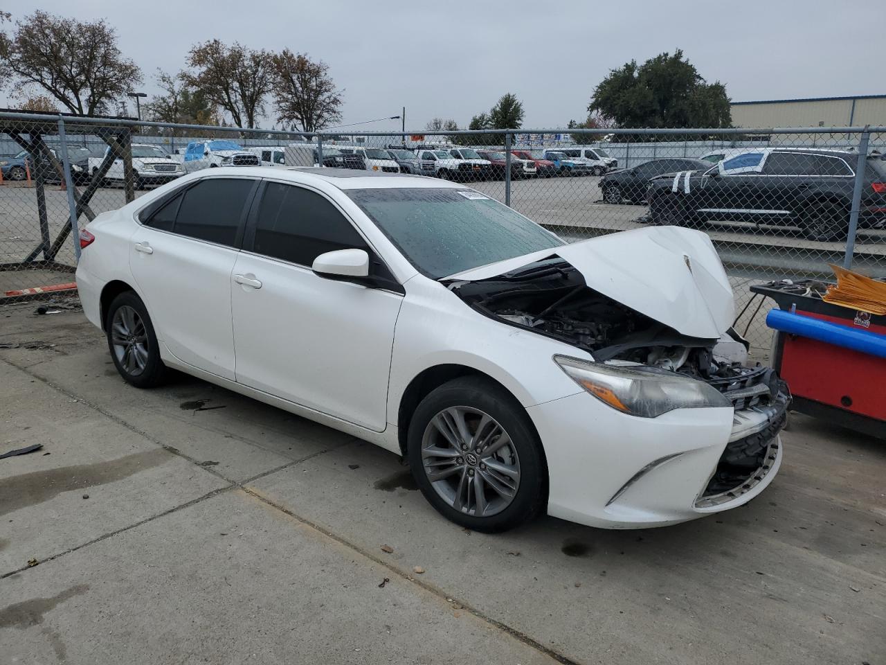 VIN 4T1BF1FK3HU433849 2017 TOYOTA CAMRY no.4