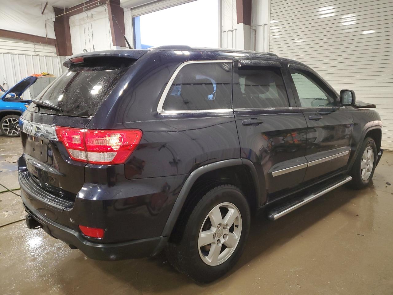 2011 Jeep Grand Cherokee - Image 3