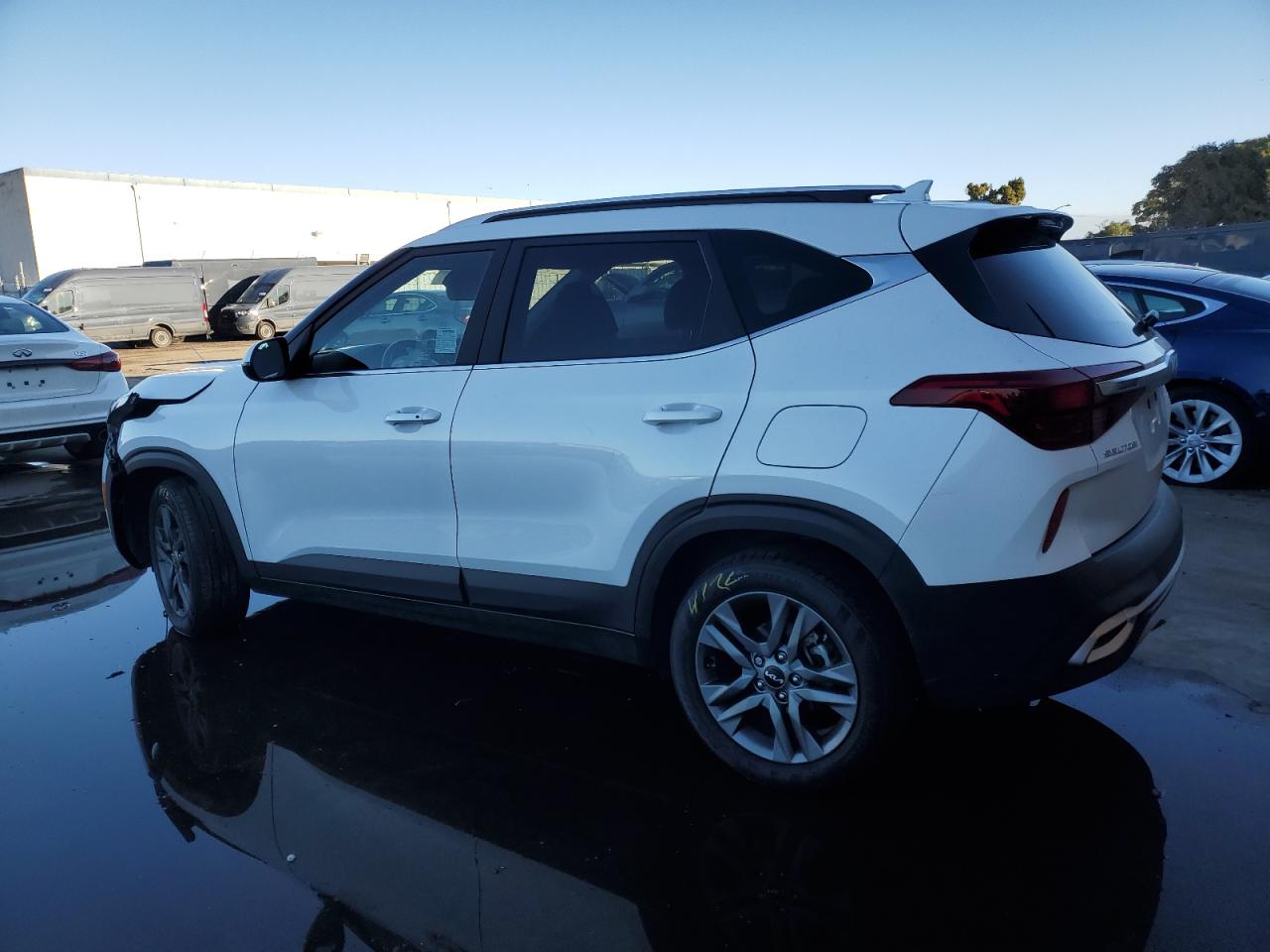 2023 Kia Seltos - Image 2