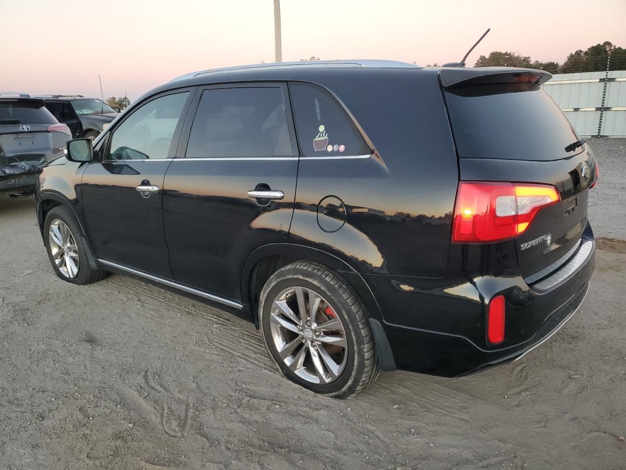 2014 Kia Sorento - Image 2
