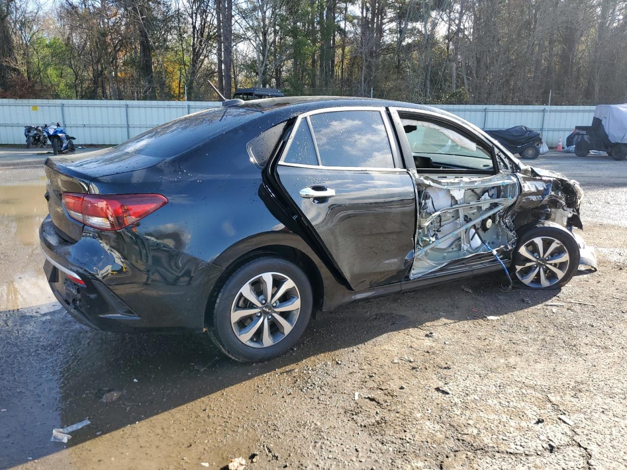 2023 Kia Rio - Image 3