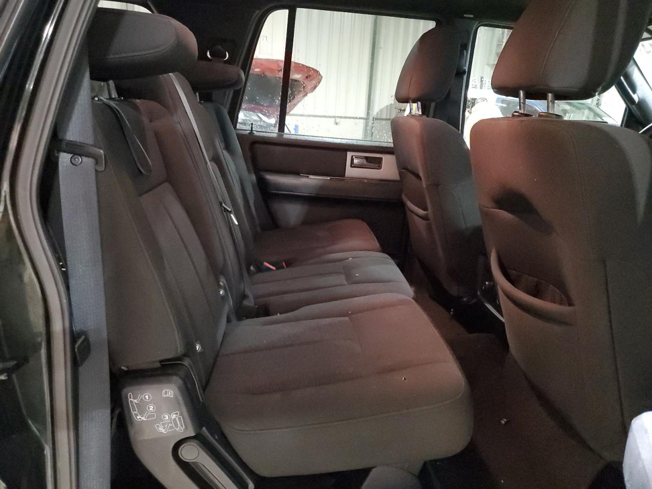2016 Ford Expedition - Image 11