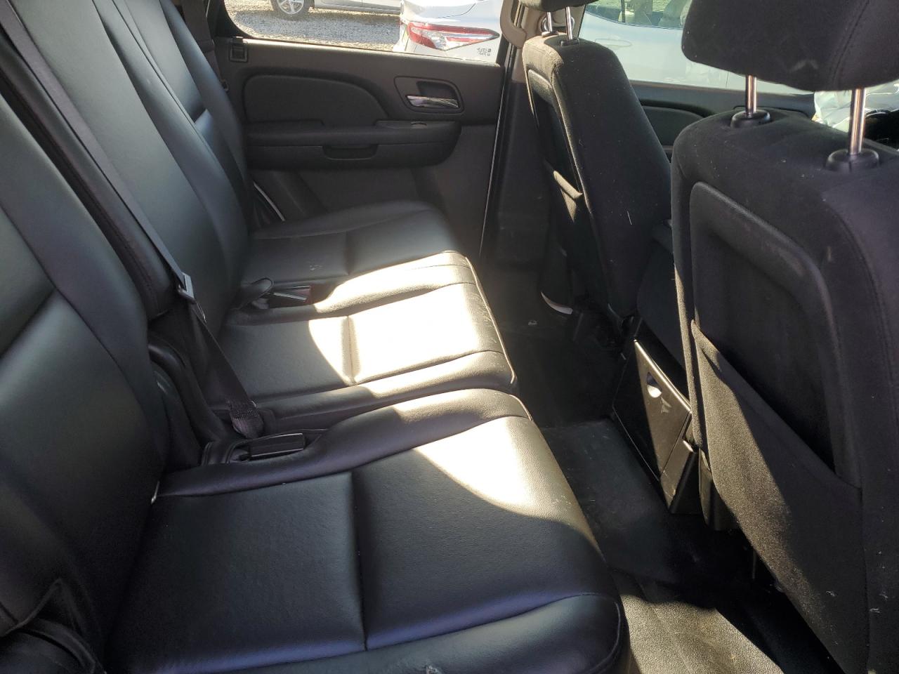2011 Chevrolet Tahoe - Image 11