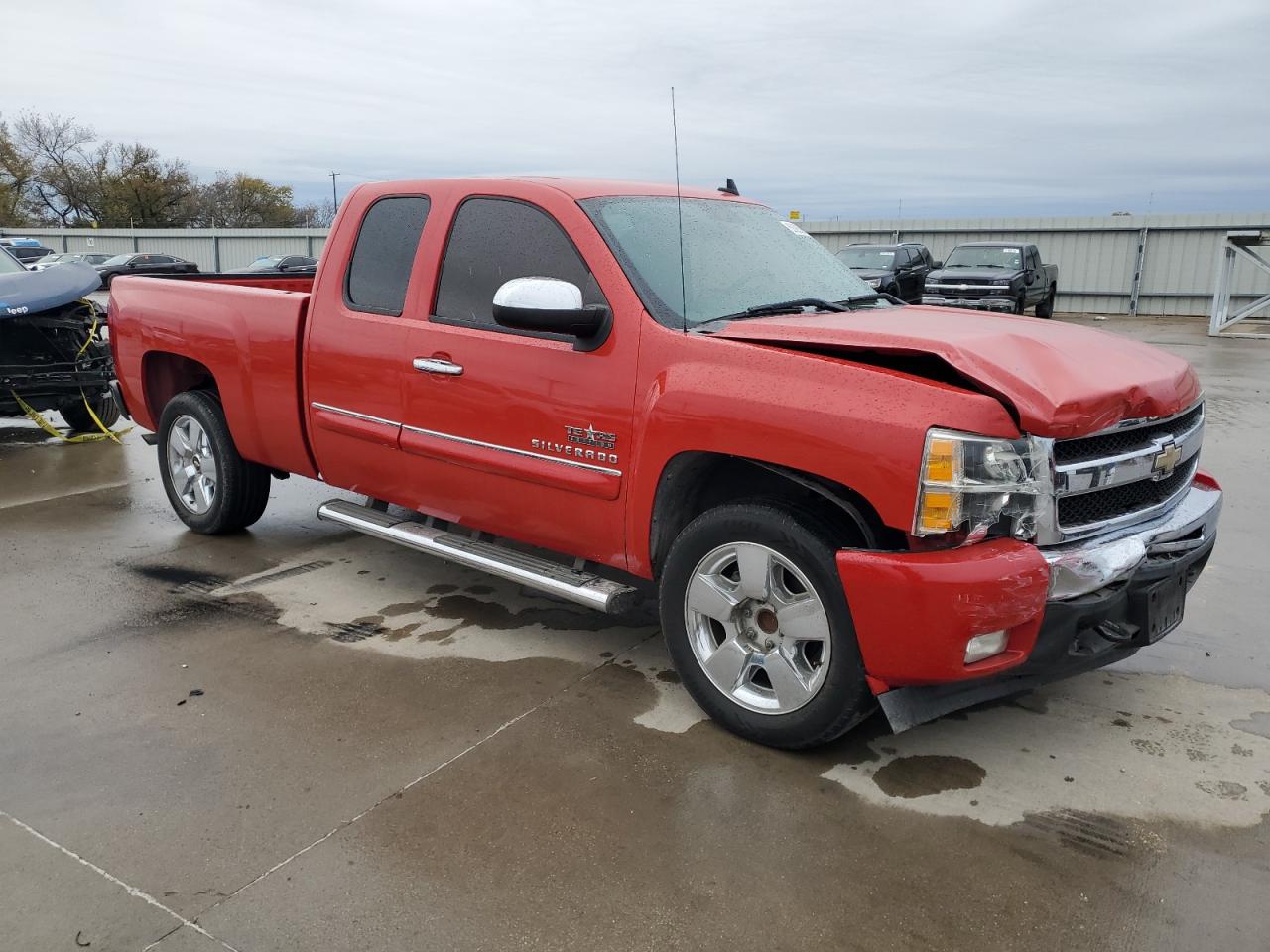 2011 Chevrolet Silverado - Image 4