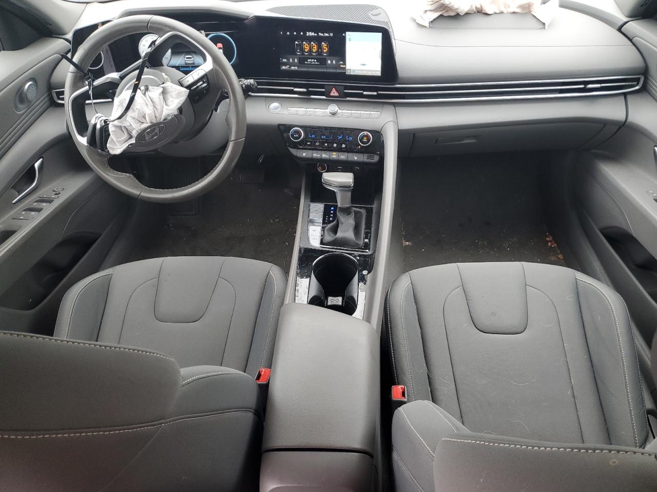 2023 Hyundai Elantra - Image 8
