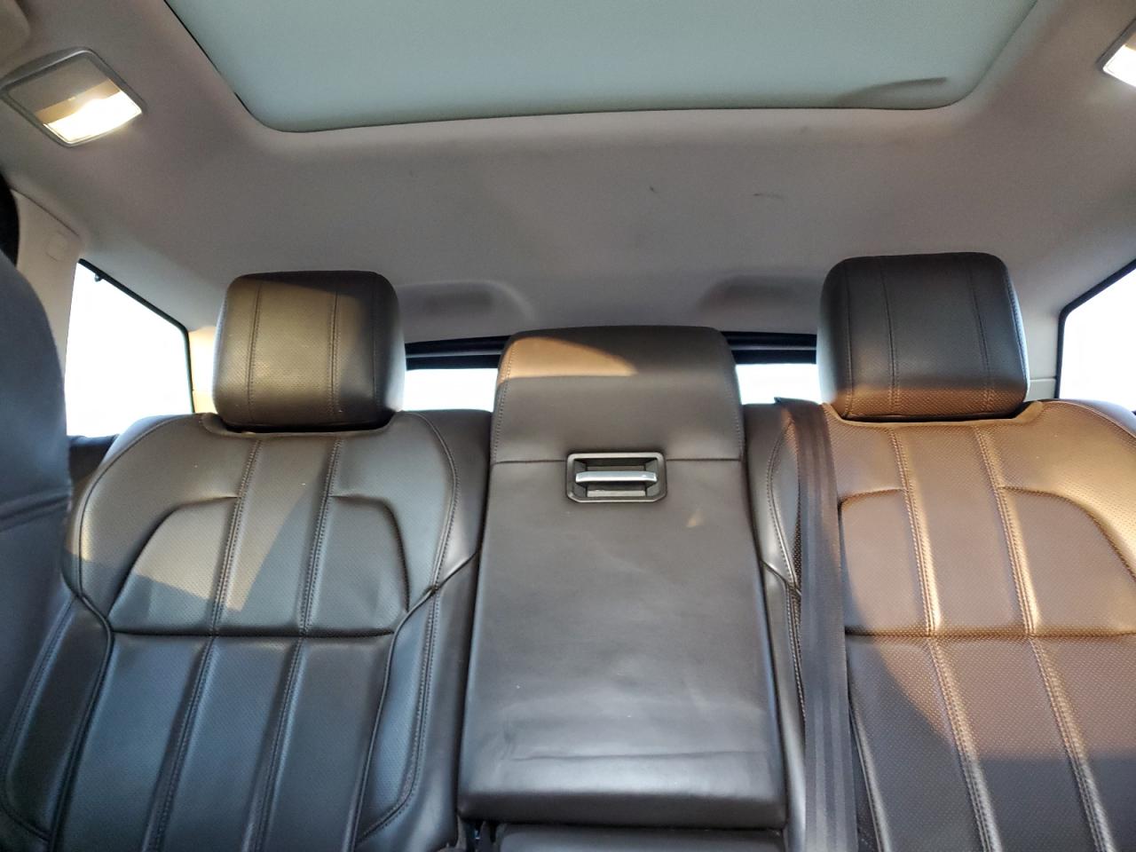 2016 Land Rover Range Rover - Image 10