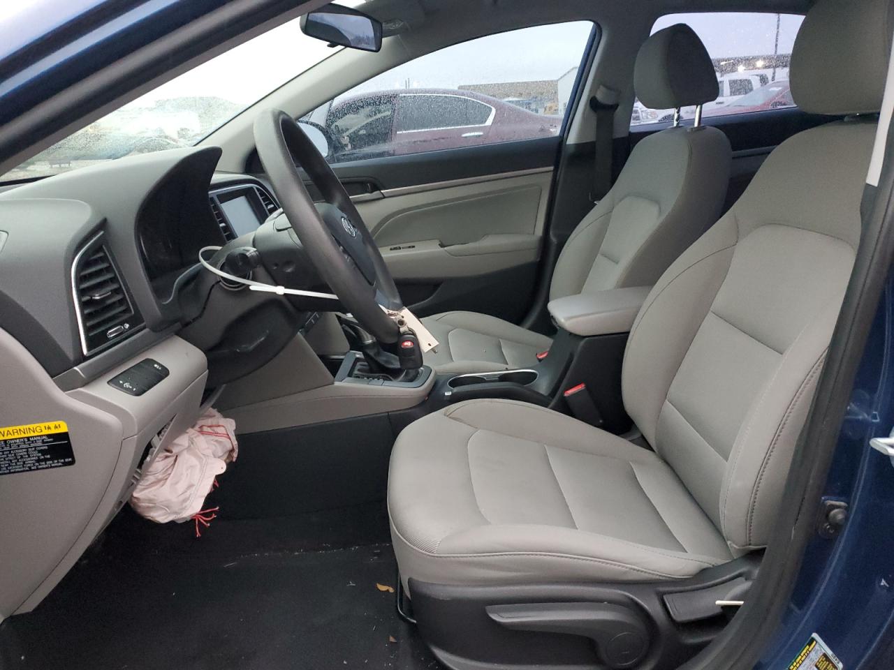 2017 Hyundai Elantra - Image 7