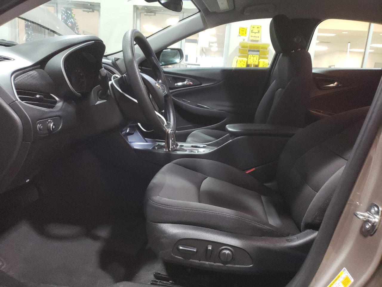 2023 Chevrolet Malibu - Image 7