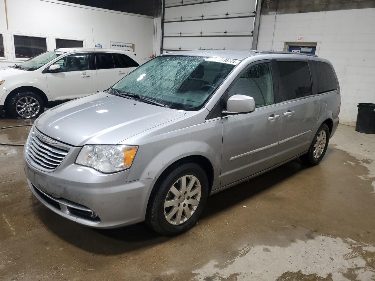 2015 Chrysler Town & Country - Image 1
